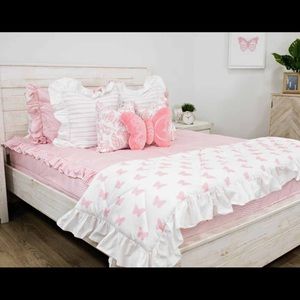 NEW IN BAG Amelia luxe (flutterby) Queen minky beddys